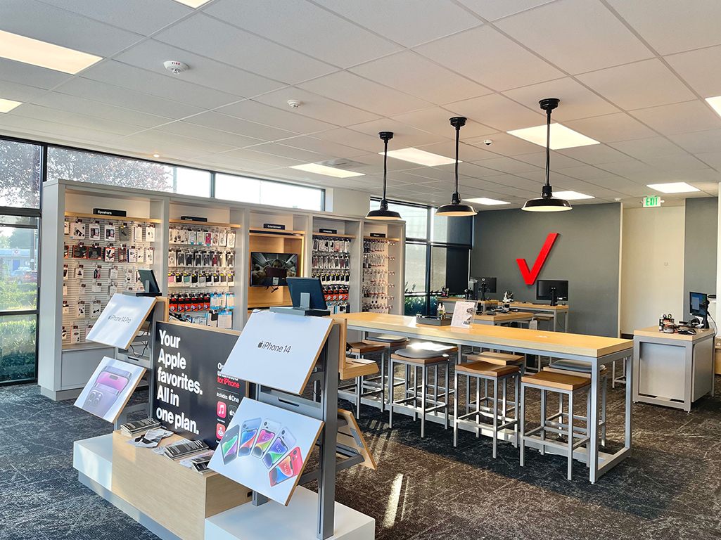Verizon store interior in Washougal