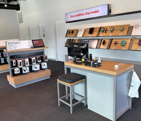 TEAM Wireless Aurora NE Interior