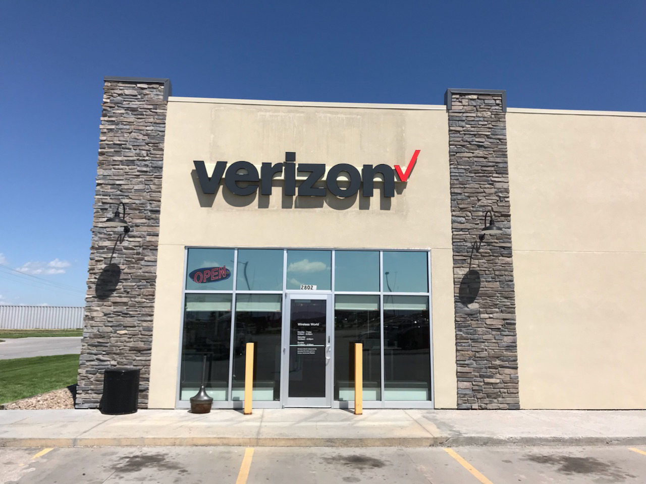 TEAM Wireless Lexington NE Exterior