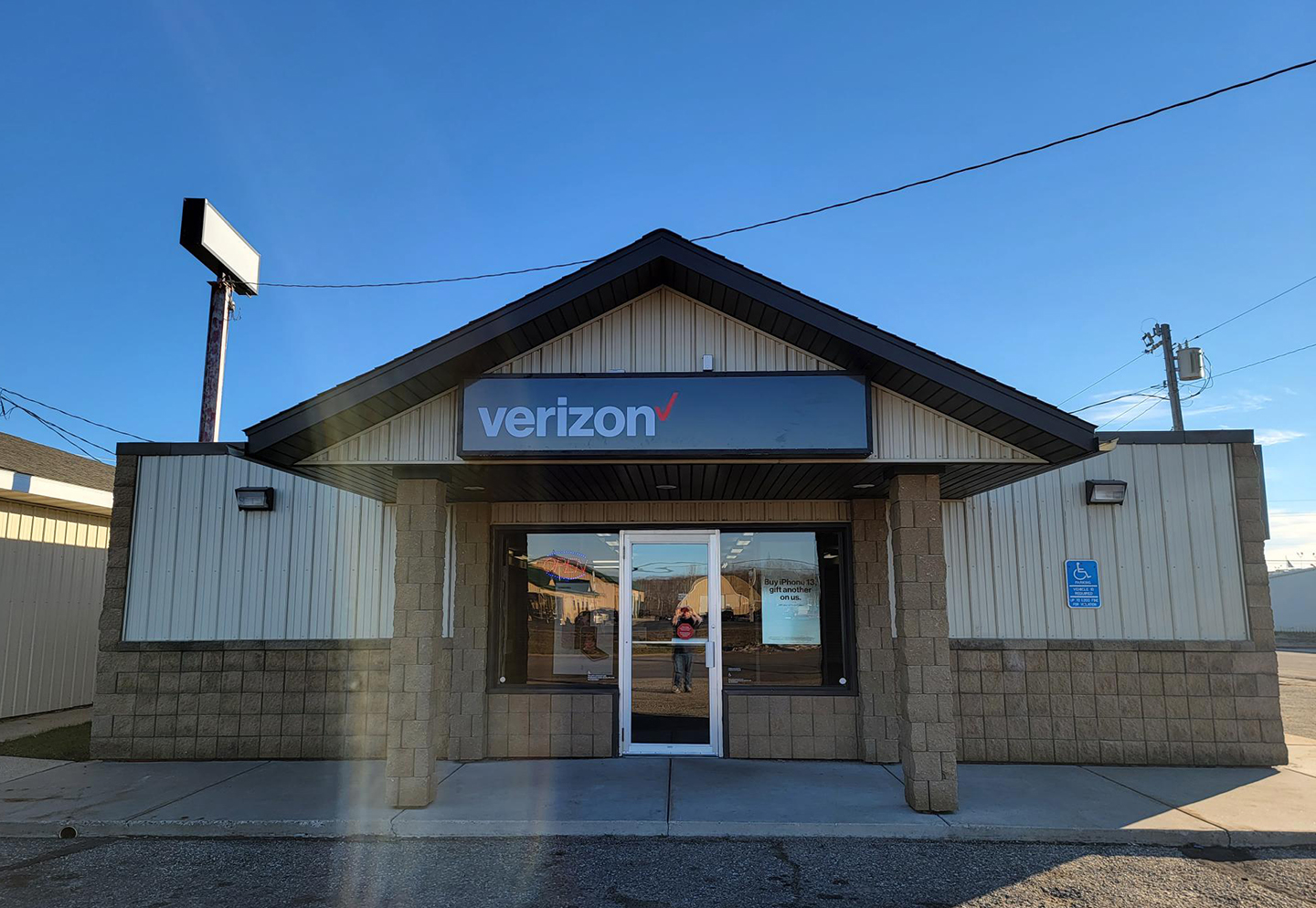 TEAM Wireless Long Prairie MN Exterior