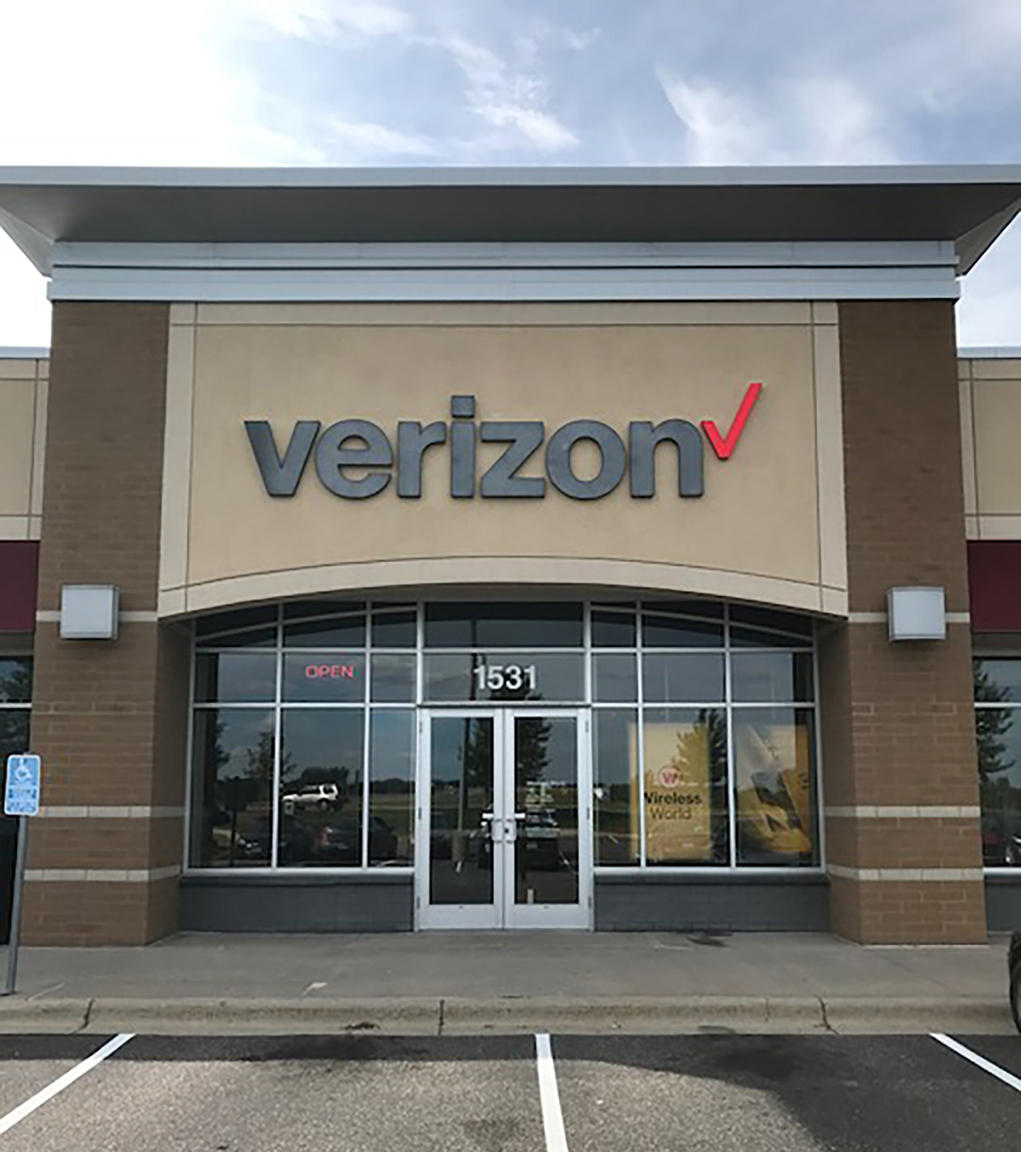 TEAM Wireless Monticello MN Exterior