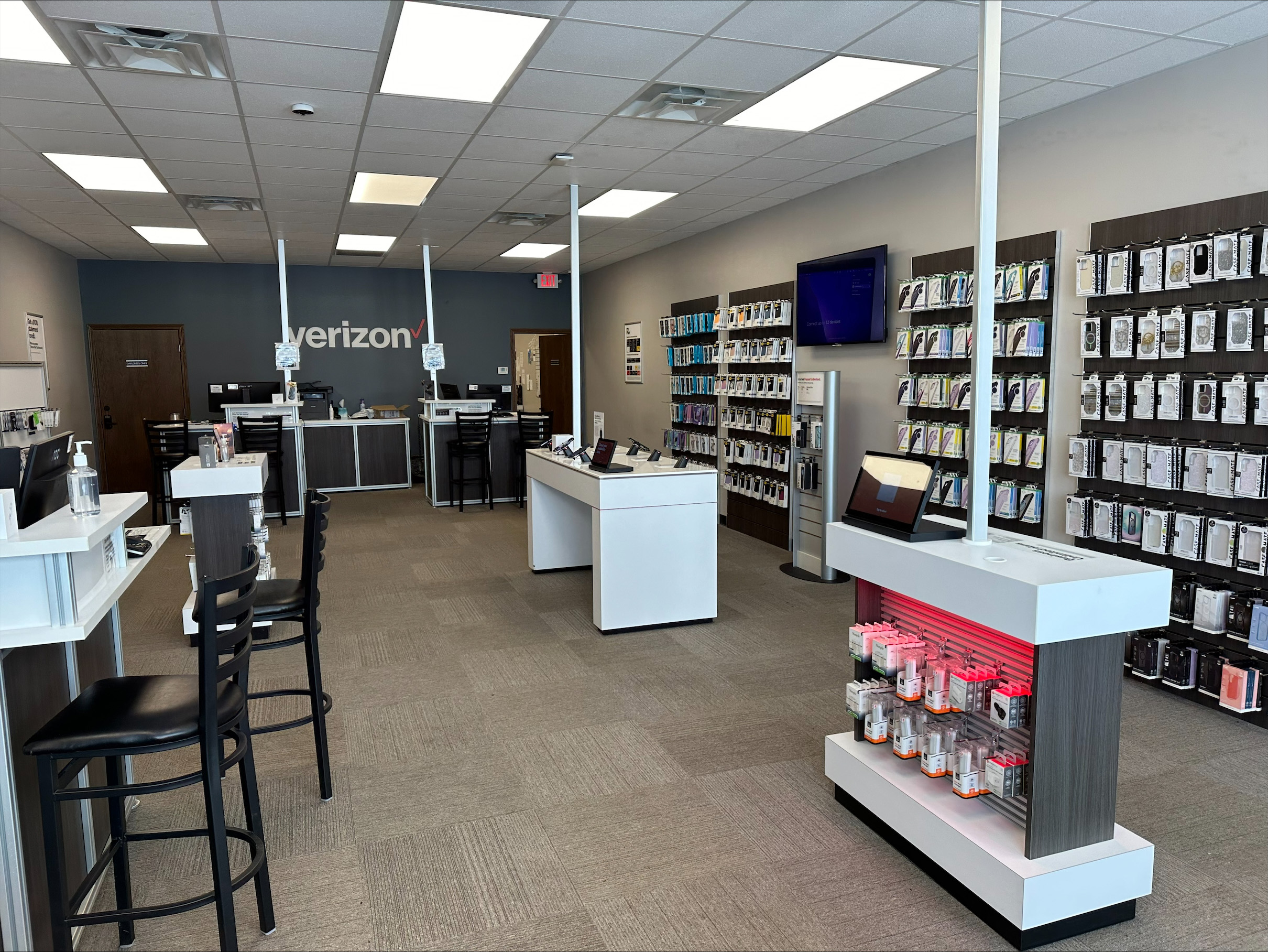 TEAM Wireless Worthington MN Interior