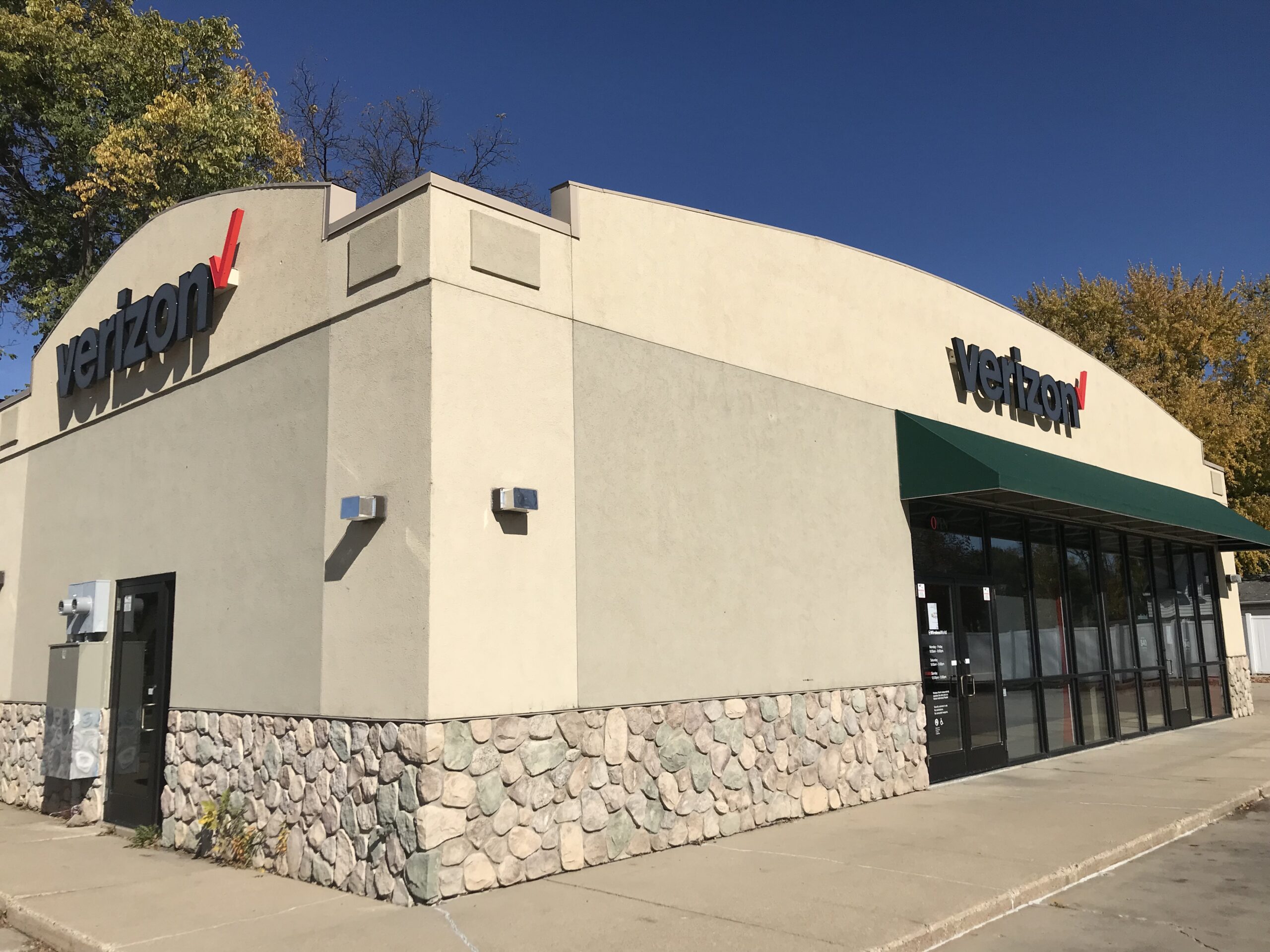 TEAM Wireless Willmar MN Exterior