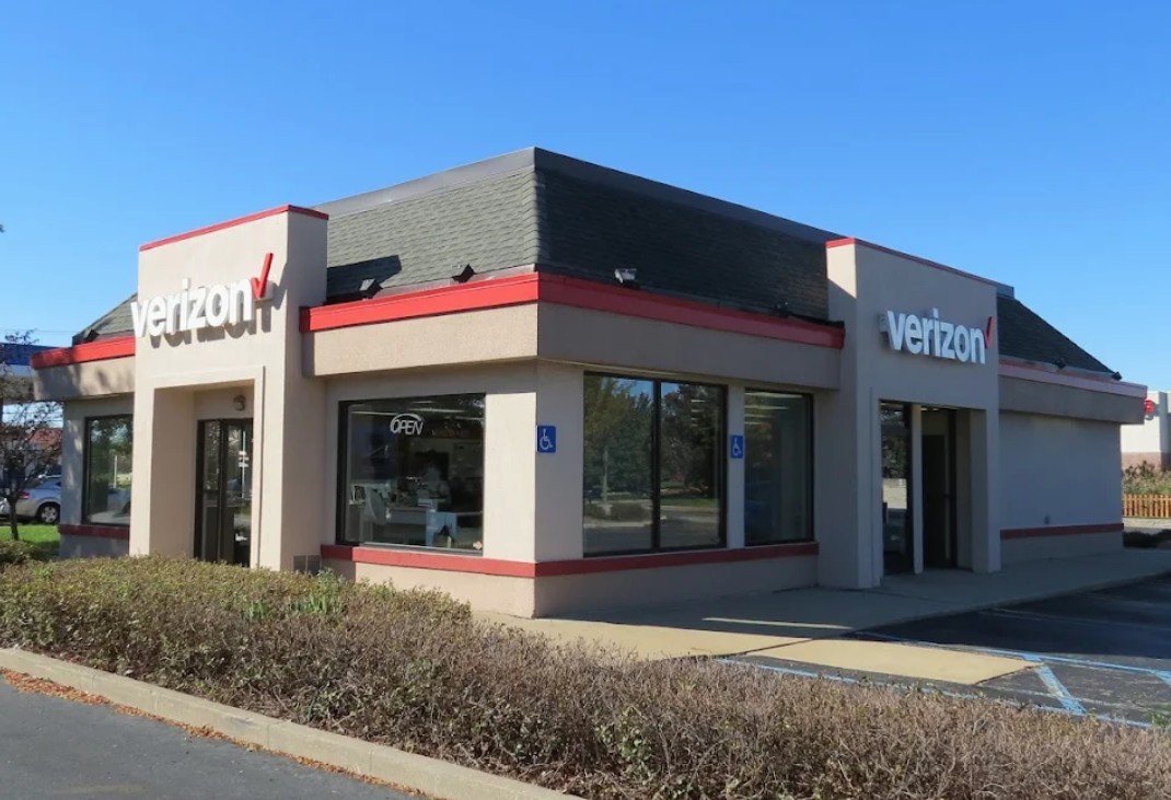 TEAM Wireless Belleville MI Exterior