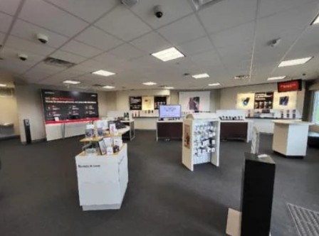 TEAM Wireless Cadillac MI Interior