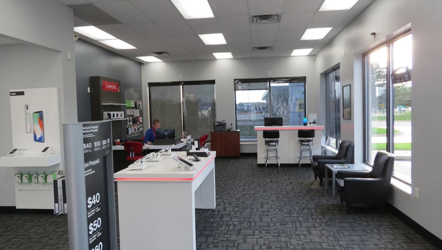 TEAM Wireless Lansing MI inside
