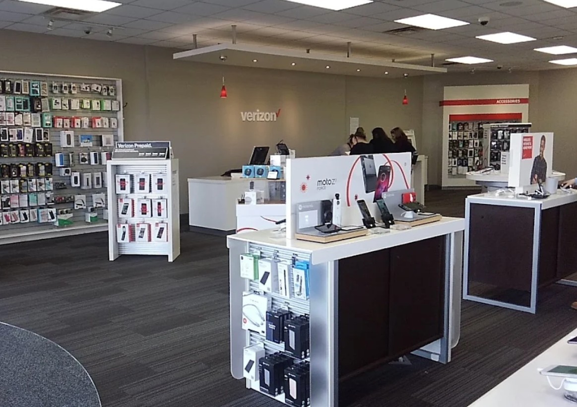 TEAM Wireless Ludington MI Interior