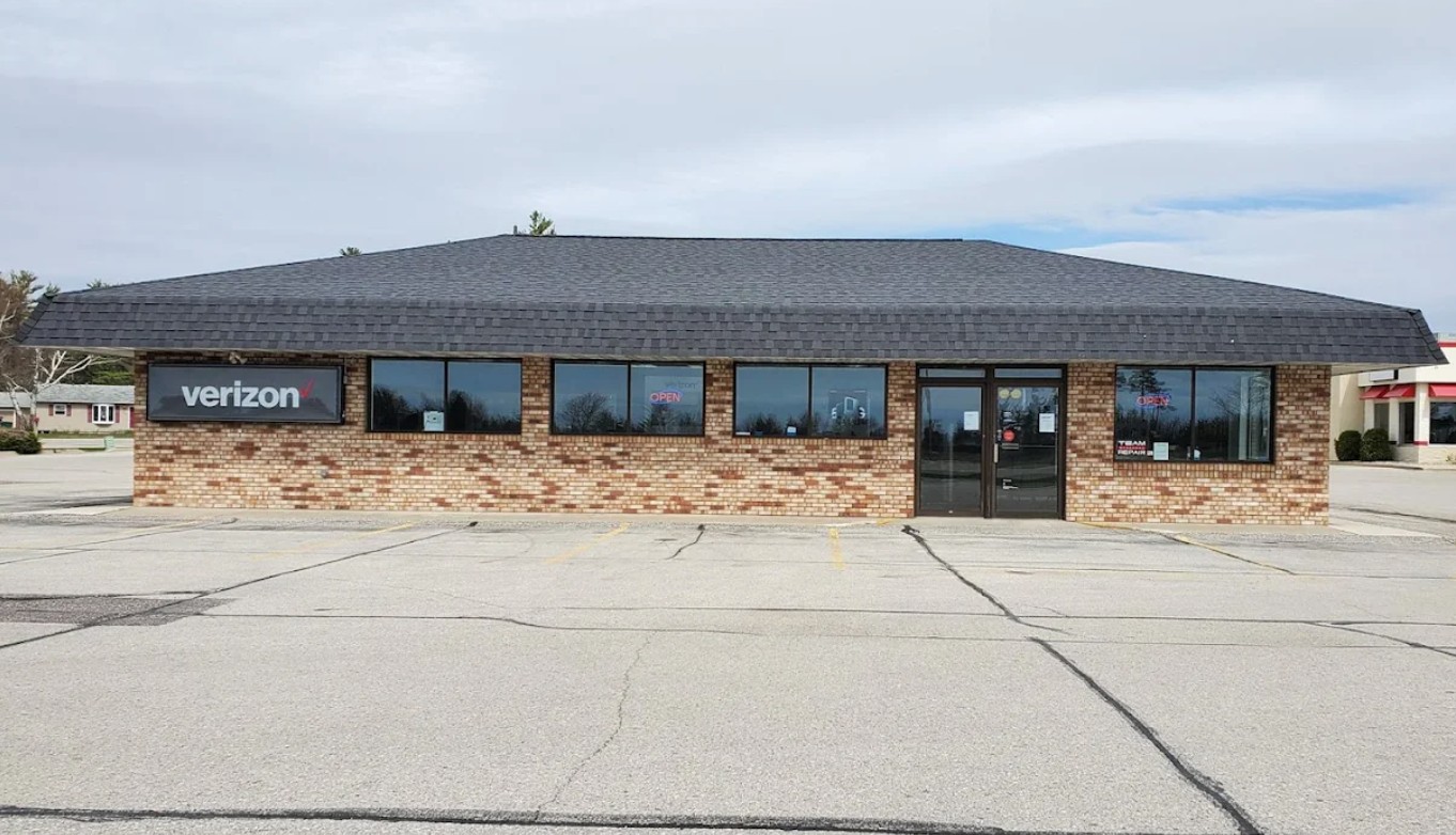 TEAM Wireless Manistique MI Exterior